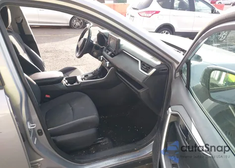 2020 Toyota Rav4 Le z USA, uszkodzony, nr VIN 2T3G1RFV3LW104677